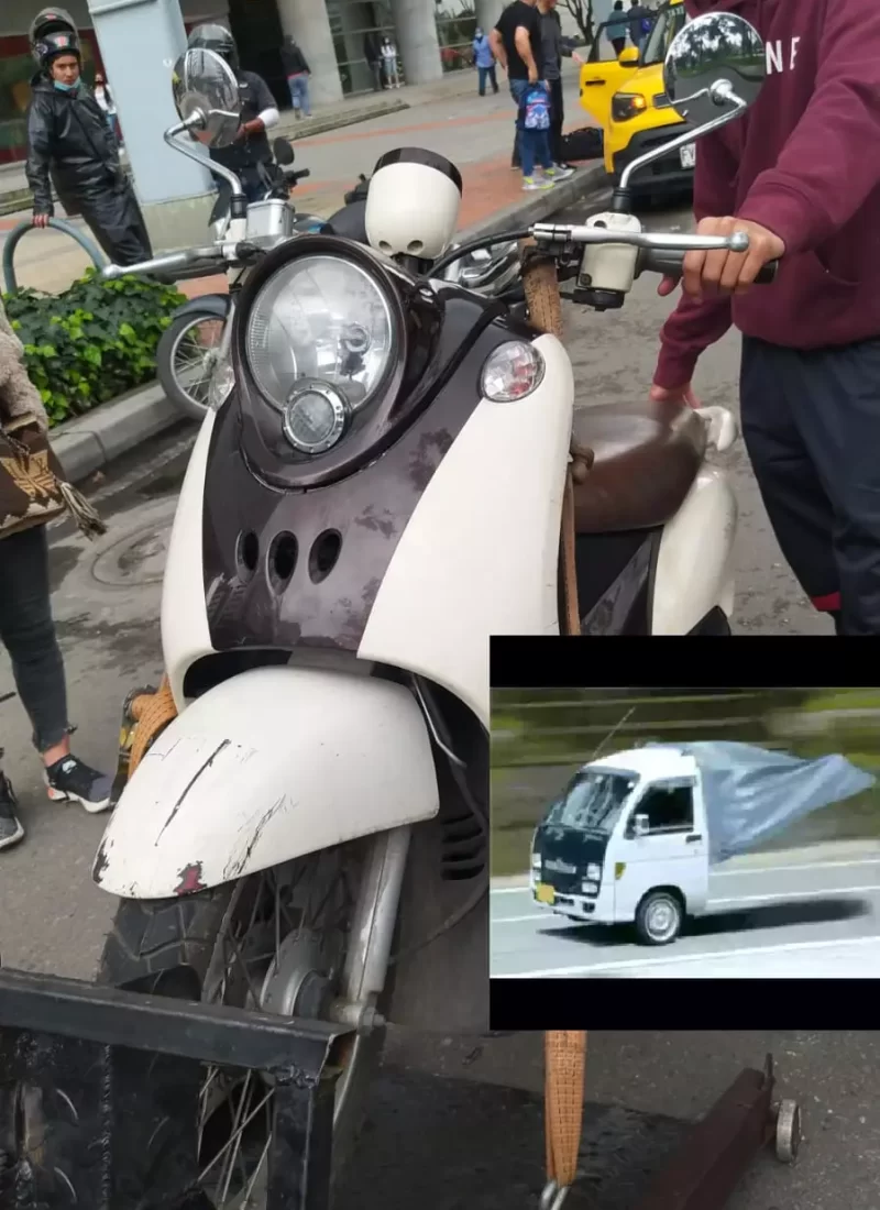 alt="**Servicio de grúa para motos** 24 horas en carretera principal